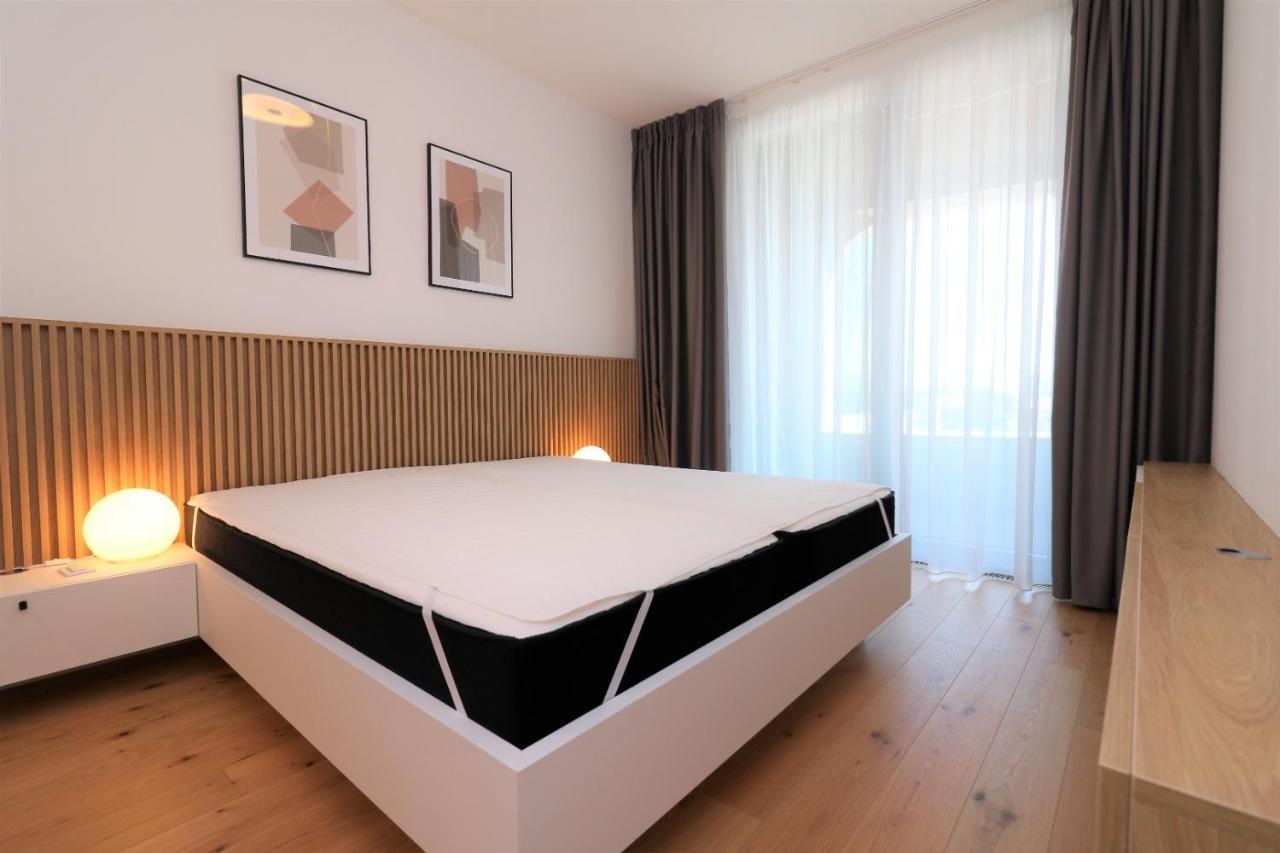 Sky Park New 1-Bedroom Apartment Pressburg Exterior foto